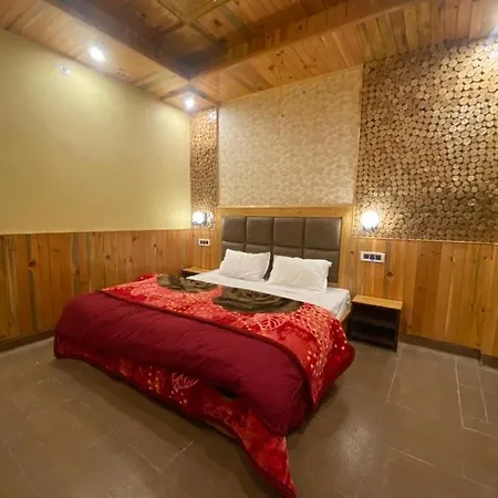 Dhi Ananta Homestay - Pure Veg Kasol Exterior photo