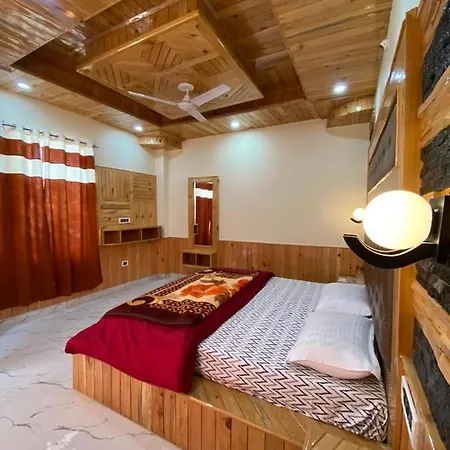 Dhi Ananta Homestay - Pure Veg Kasol Exterior photo