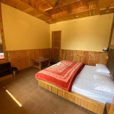 Dhi Ananta Homestay - Pure Veg Kasol Exterior photo