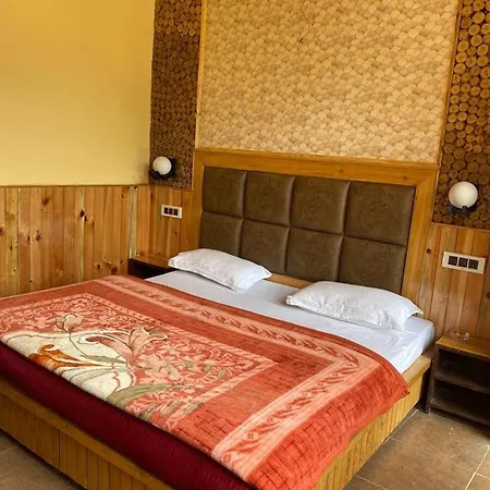 Dhi Ananta Homestay - Pure Veg Kasol Exterior photo