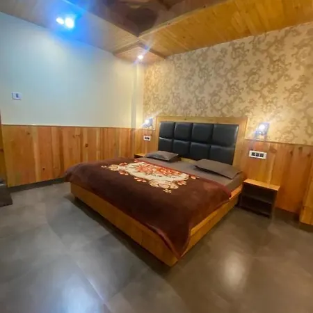 Dhi Ananta Homestay - Pure Veg Kasol Exterior photo