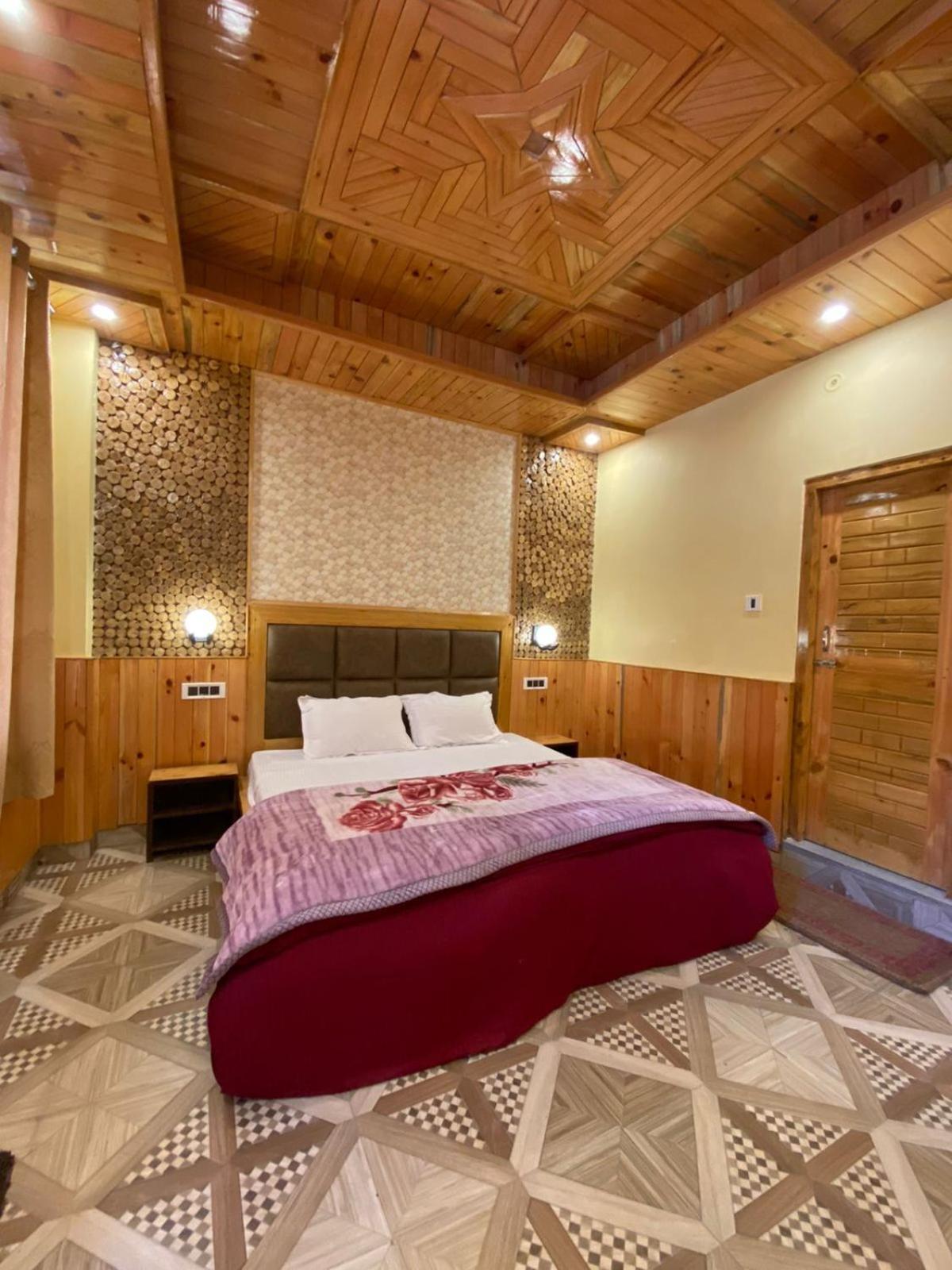 Dhi Ananta - Pure Veg Homestay *